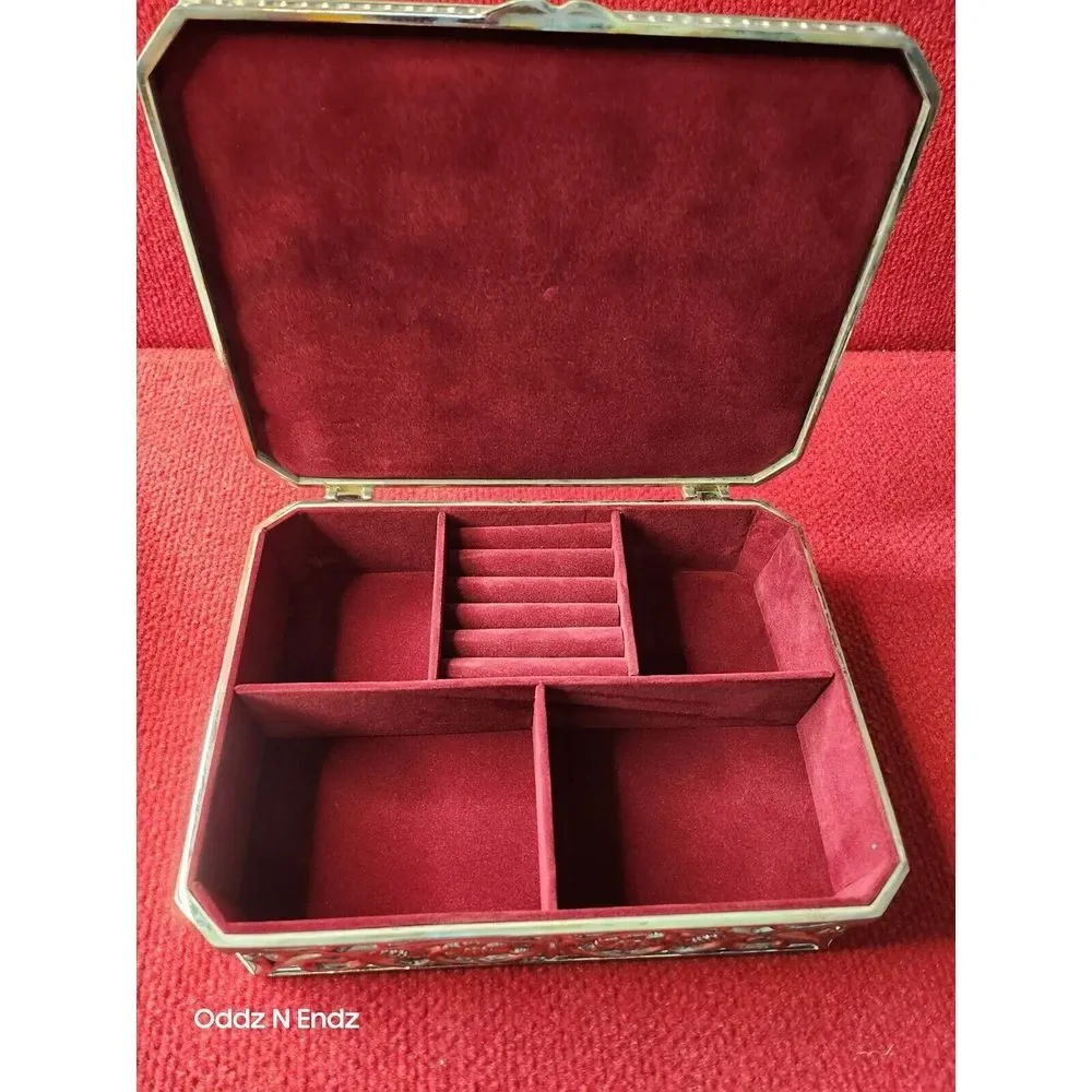 Silver-Plated Octagonal Jewelry Box With Velvety Interior & Floral Design‎